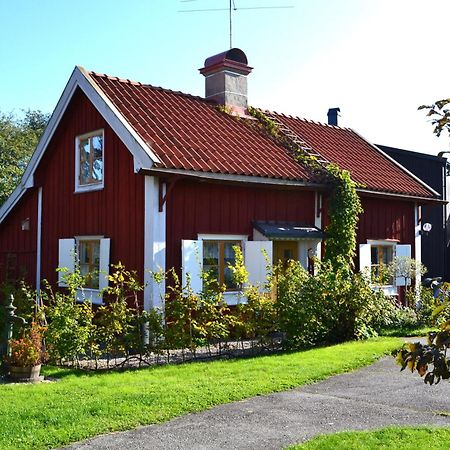 Rustik Stuga Med Lantlig Kaensla Naera Oerebro City Exteriér fotografie